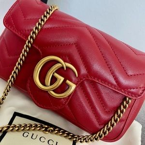 GG Marmont matelassé leather super mini bag